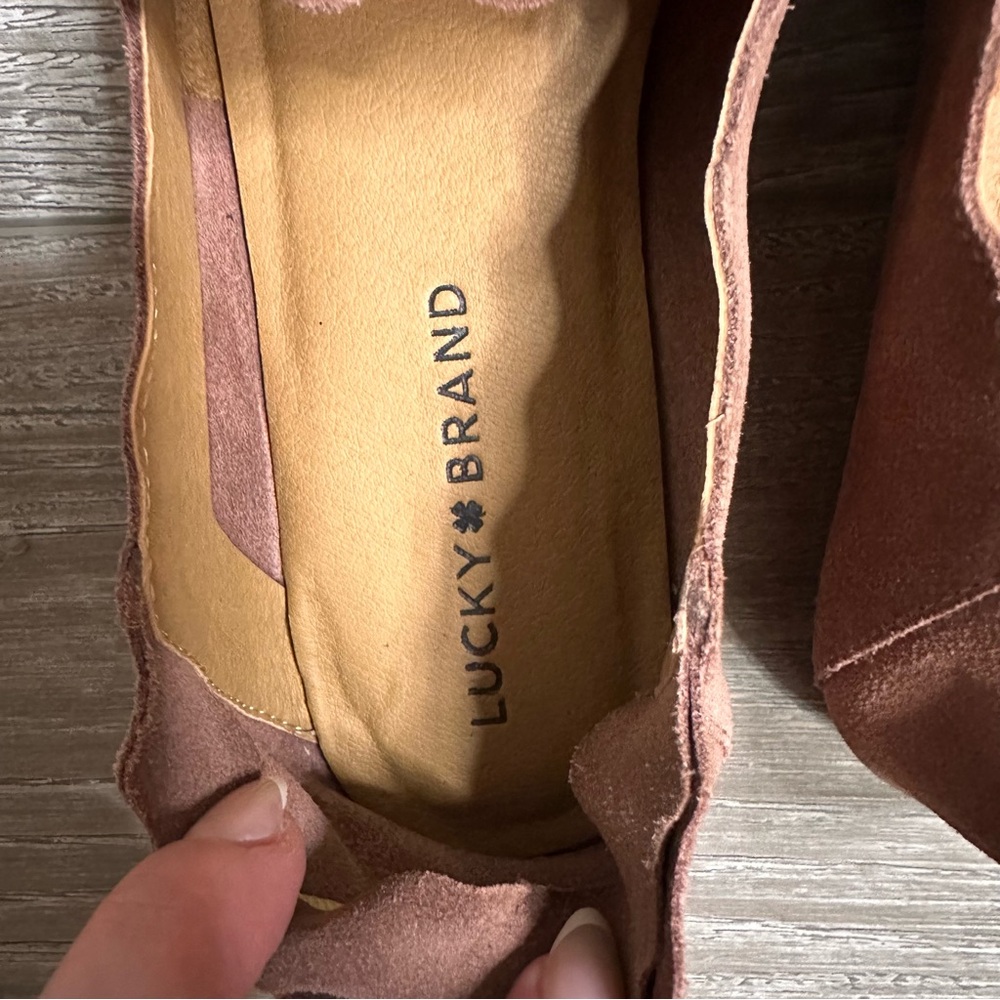 Lucky Brand Women's Canyon Rose Oiled Suede Shoes Like New Size 9 - Picture 8 of 8